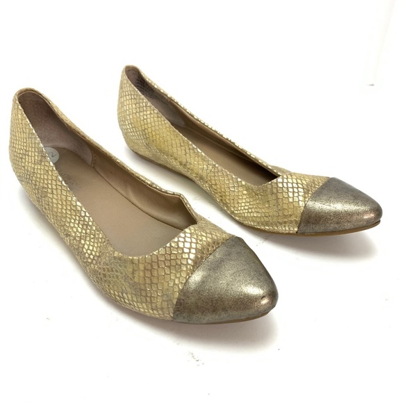 Kenneth Cole Reaction Shoes - Kenneth Cole REACTION Gold Flats Slip On Shoes 7.5